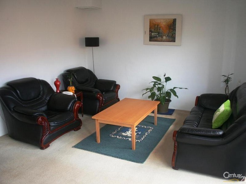 8/2 Coleman Aveuen, Carlingford NSW 2118