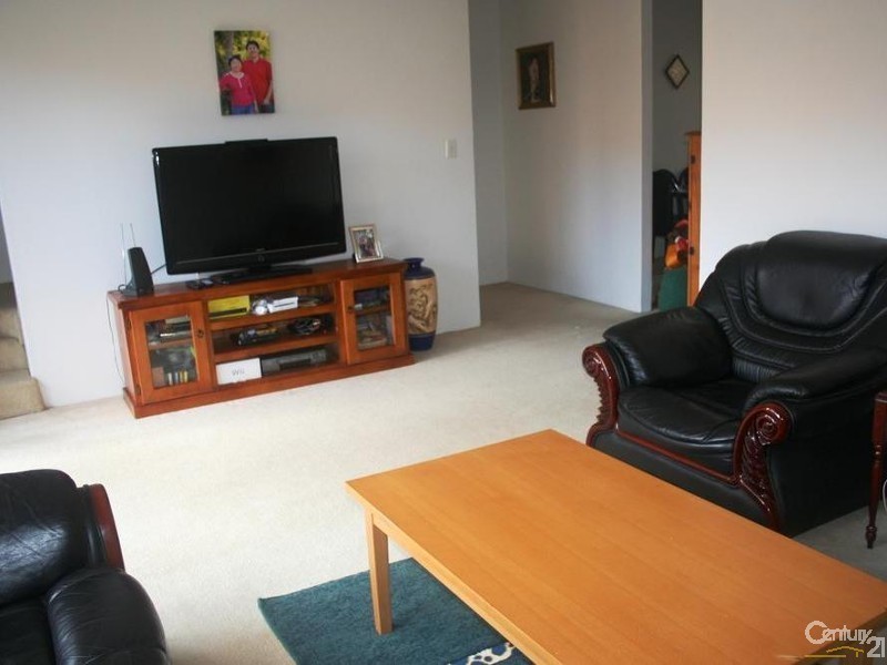 8/2 Coleman Aveuen, Carlingford NSW 2118