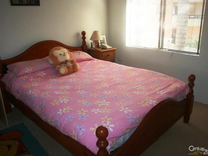 8/2 Coleman Aveuen, Carlingford NSW 2118