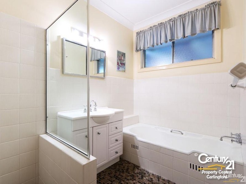 8 Robbie Crescent, Carlingford NSW 2118