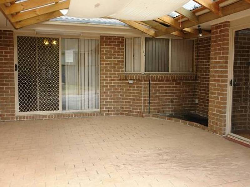 5 Hoop Place, Spring Farm NSW 2570