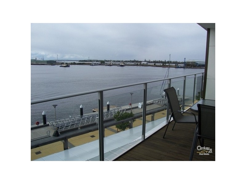 303/7 Honeysuckle Drive, Newcastle NSW 2300
