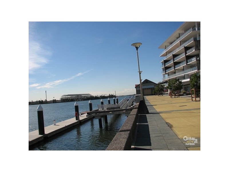 303/7 Honeysuckle Drive, Newcastle NSW 2300