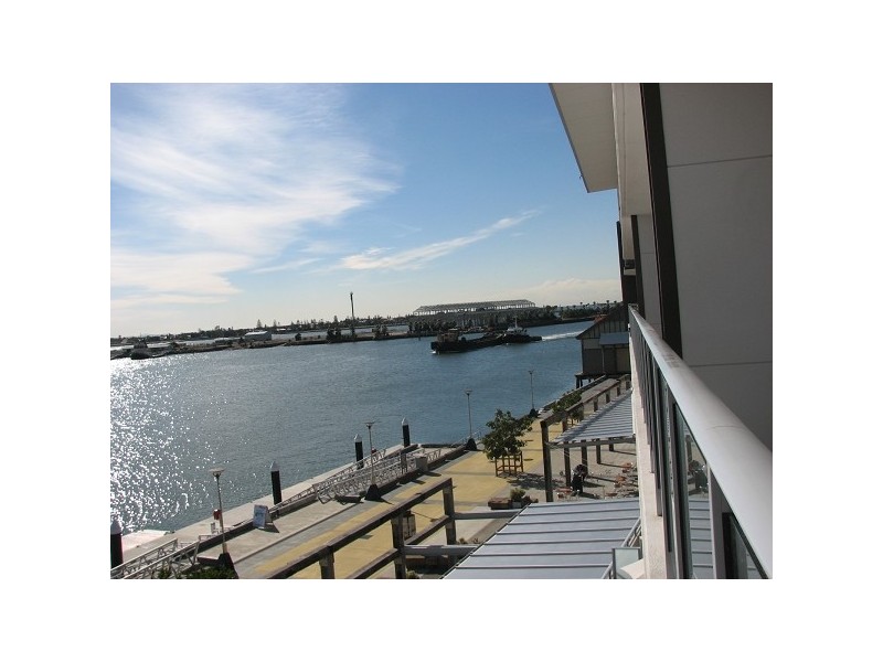 303/7 Honeysuckle Drive, Newcastle NSW 2300