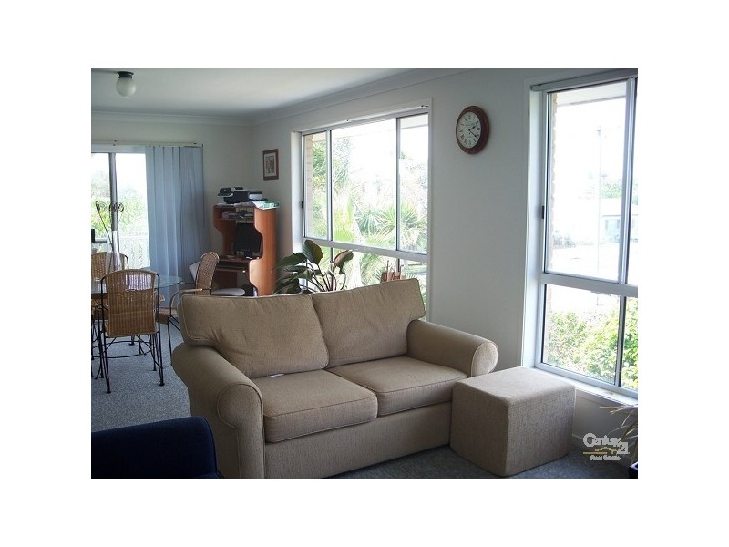 1/5 Pembroke Street, Stockton NSW 2295