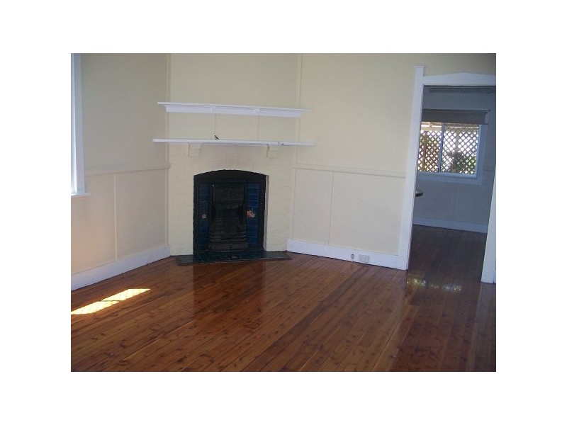 33 Harle Street, Hamilton South NSW 2303