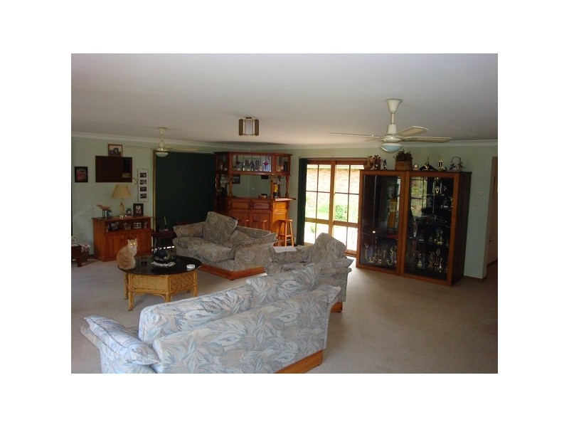 4 Raymond Close, Medowie NSW 2318