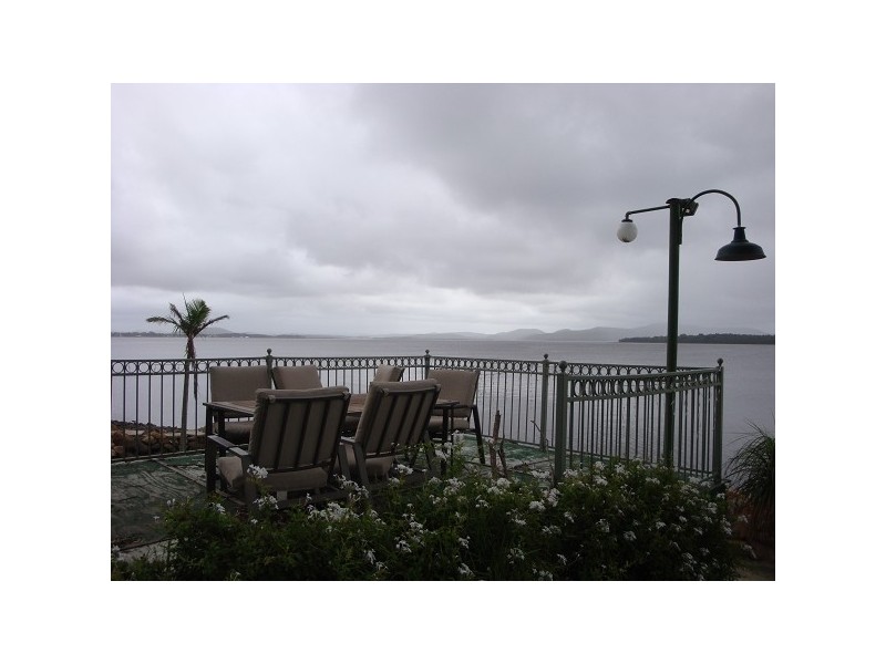 65 Caswell Crescent, Tanilba Bay NSW 2319