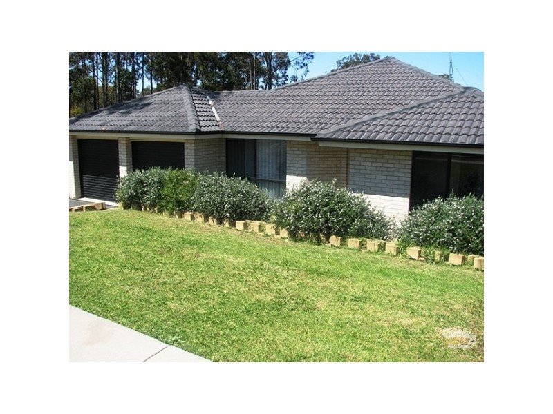 28 County Drive, Fletcher NSW 2287