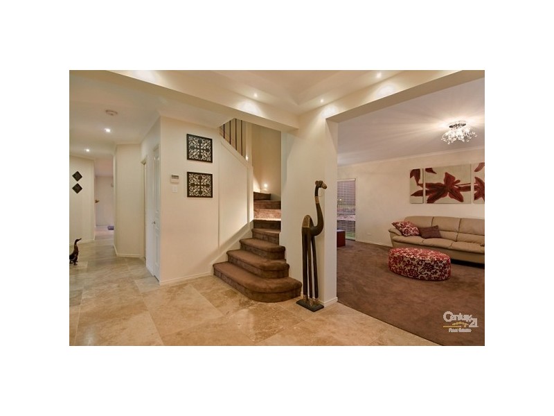 13 Hampton Way, Maryland NSW 2287