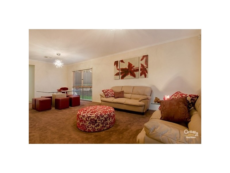 13 Hampton Way, Maryland NSW 2287