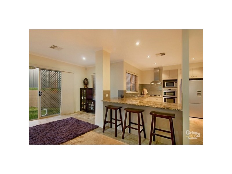 13 Hampton Way, Maryland NSW 2287