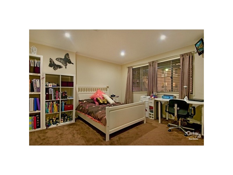 13 Hampton Way, Maryland NSW 2287