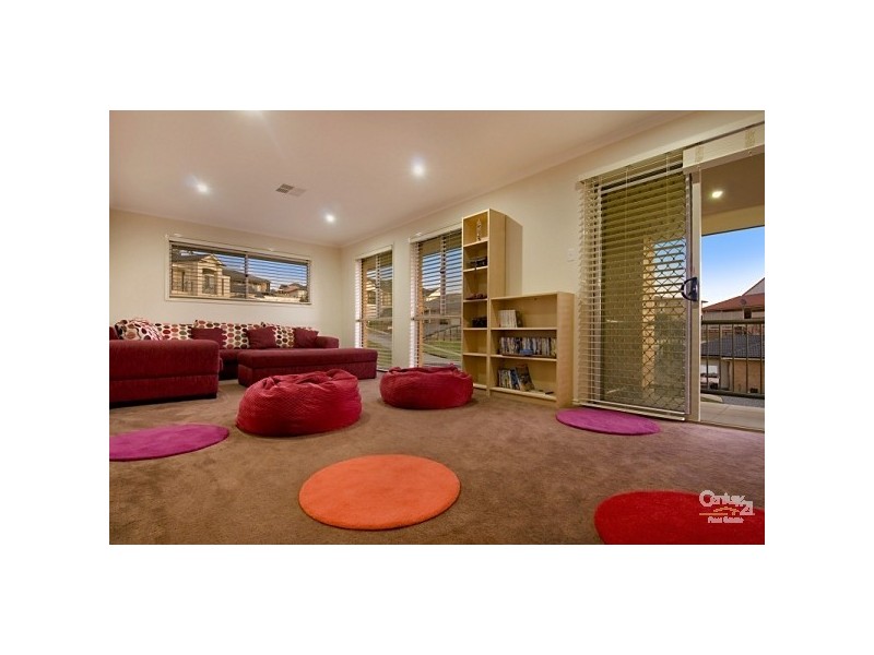 13 Hampton Way, Maryland NSW 2287