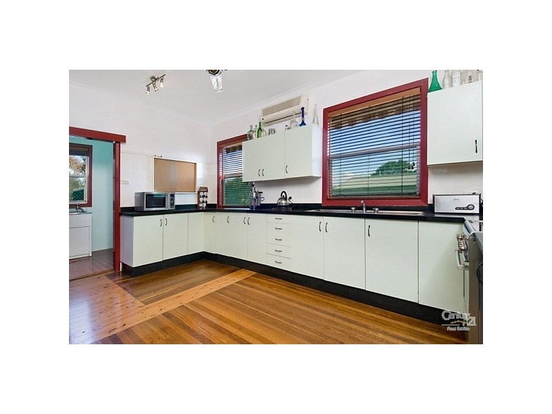 12 Railway Avenue, Thornton NSW 2322