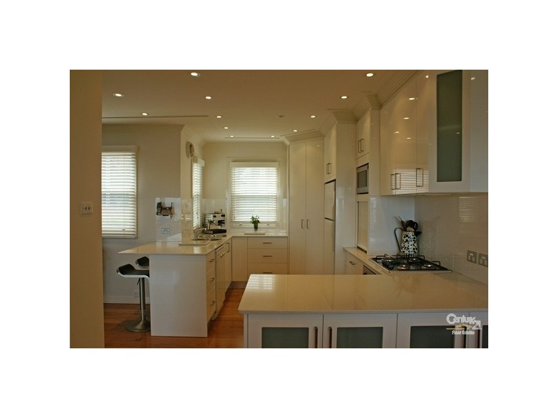 24 Memorial Drive, The Hill NSW 2300