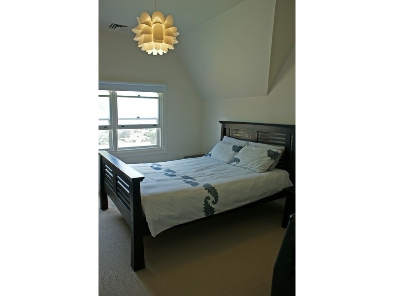 24 Memorial Drive, The Hill NSW 2300