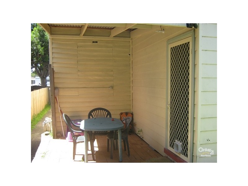 16 Robertson Street, Carrington NSW 2294