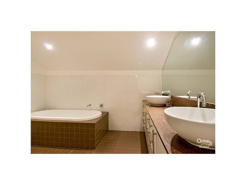 51 Parkway Avenue, Bar Beach NSW 2300