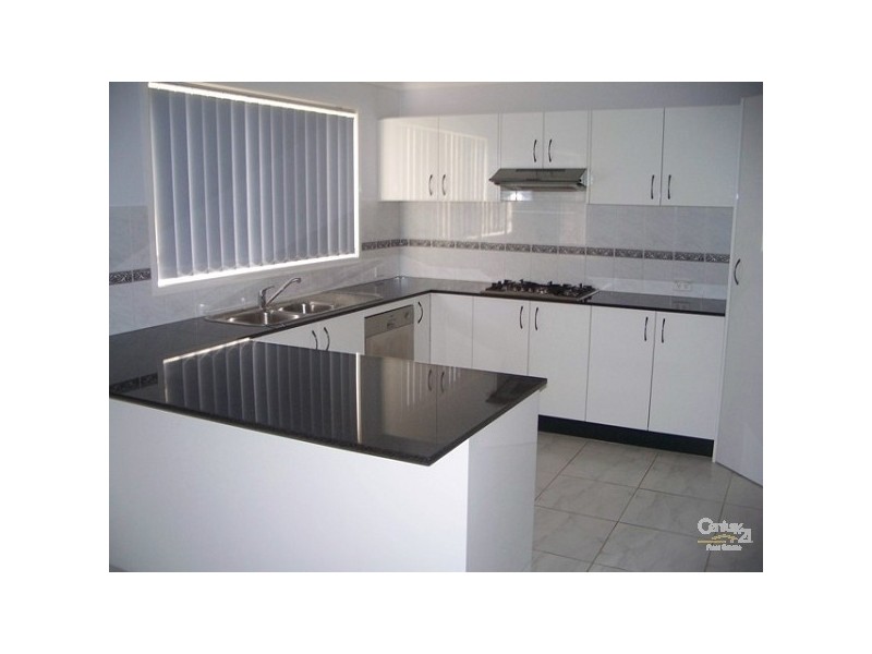 4 Ripon Way, Macquarie Hills NSW 2285