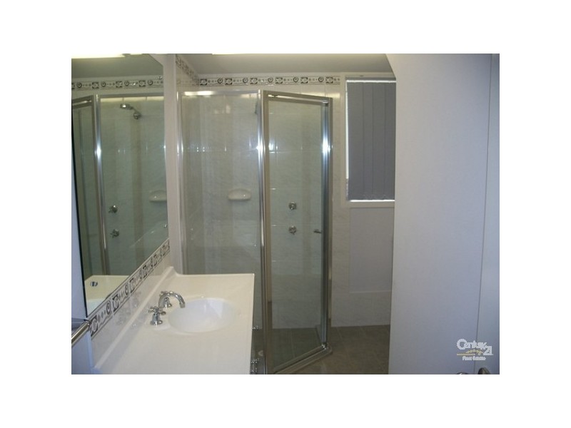 4 Ripon Way, Macquarie Hills NSW 2285