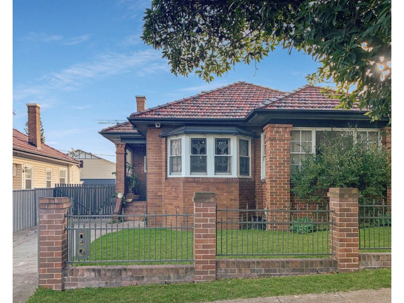 32 Woodstock Street, Mayfield NSW 2304