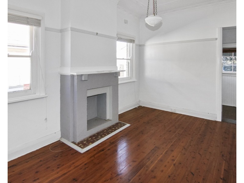 32 Woodstock Street, Mayfield NSW 2304