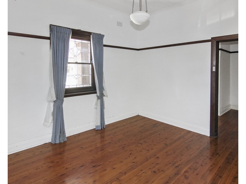 32 Woodstock Street, Mayfield NSW 2304