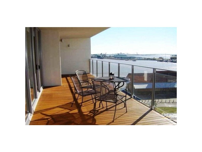 702/2 Honeysuckle Drive, Newcastle NSW 2300