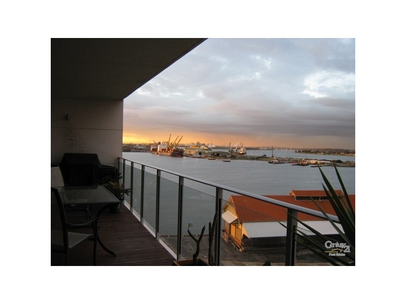 702/2 Honeysuckle Drive, Newcastle NSW 2300