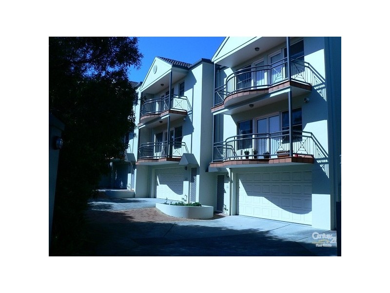 2/3 Hillview Crescent, The Hill NSW 2300