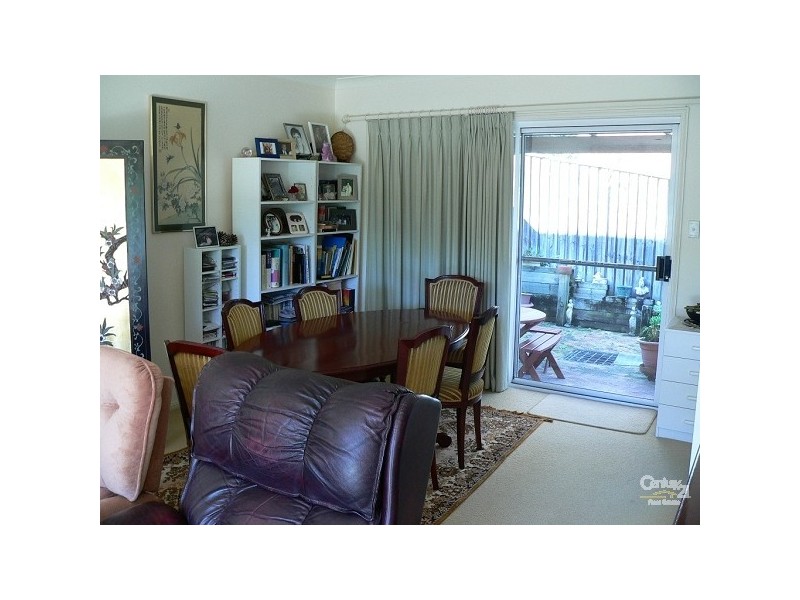 2/3 Hillview Crescent, The Hill NSW 2300