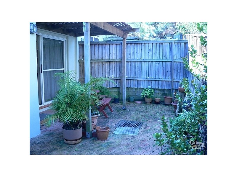 2/3 Hillview Crescent, The Hill NSW 2300