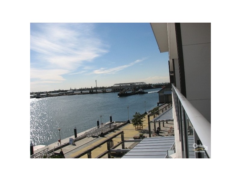 303/7 Honeysuckle Drive, Newcastle NSW 2300