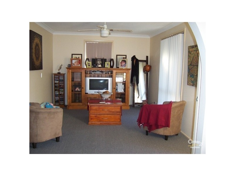 10 Craven Close, Maryland NSW 2287