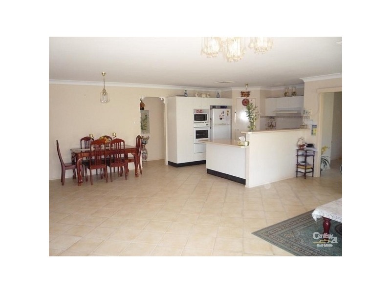 32 Eucalyptus Drive, Warabrook NSW 2304