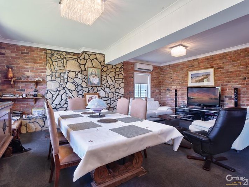 35 Wimbledon Grove, Garden Suburb NSW 2289