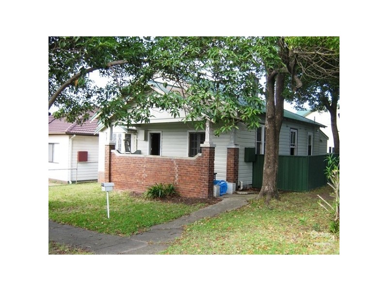 11 Edmund Street, Mayfield NSW 2304