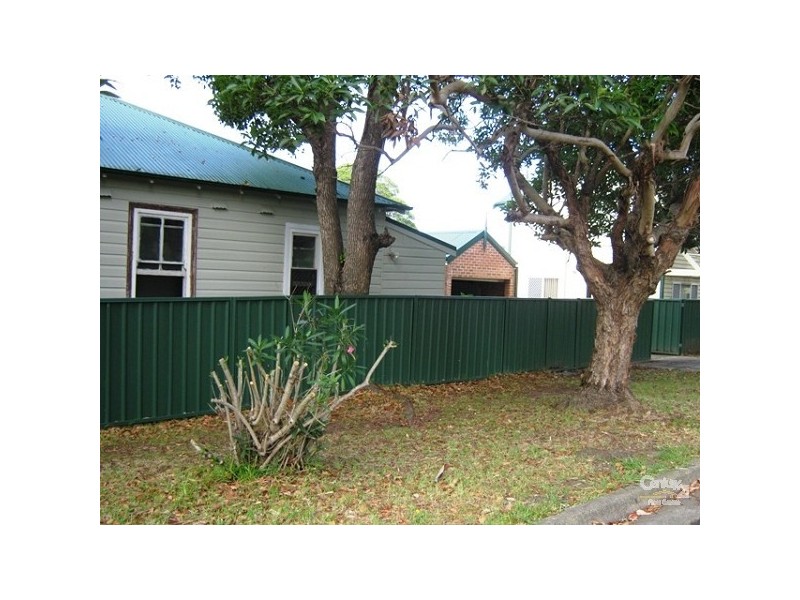 11 Edmund Street, Mayfield NSW 2304