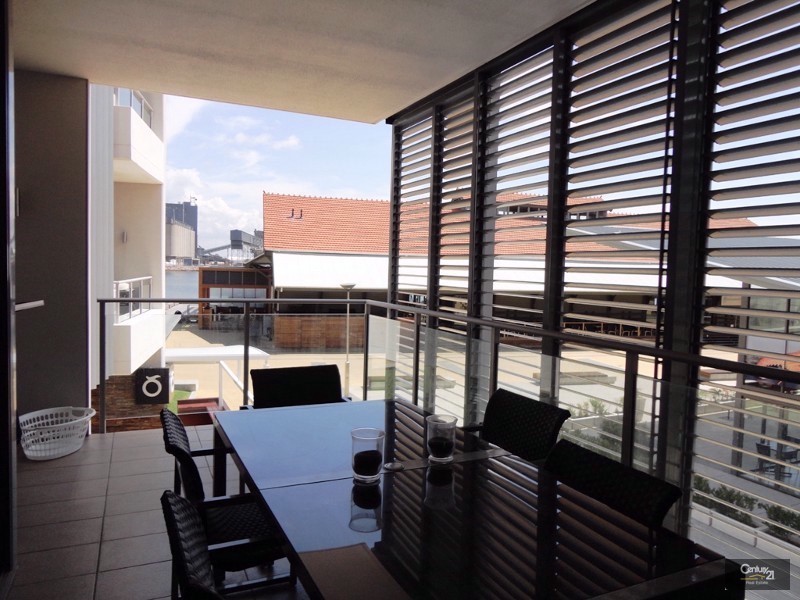 101/15-17 Honeysuckle Drive, Newcastle NSW 2300