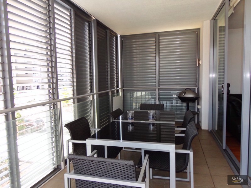 101/15-17 Honeysuckle Drive, Newcastle NSW 2300