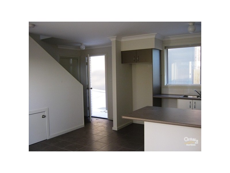 2/210 Brunker Road, Adamstown NSW 2289