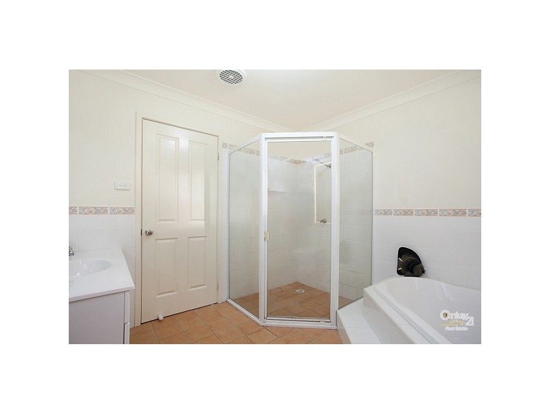 5 Kensington Grove, Maryland NSW 2287