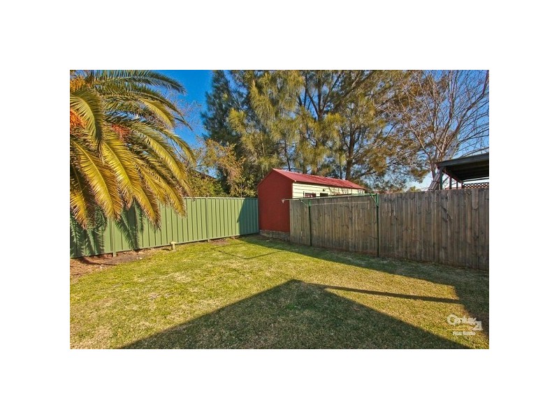 16 Robertson Street, Carrington NSW 2294
