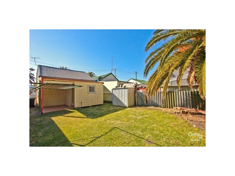 16 Robertson Street, Carrington NSW 2294
