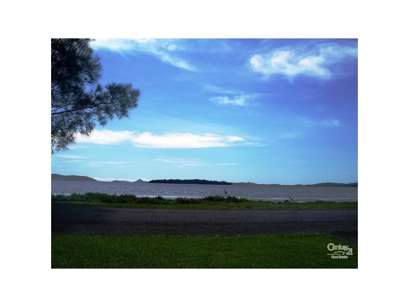 85 Waterfront Road, Swan Bay NSW 2324