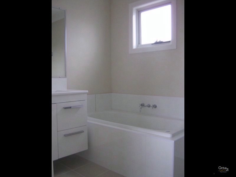 2/171 King Street, New Lambton NSW 2305