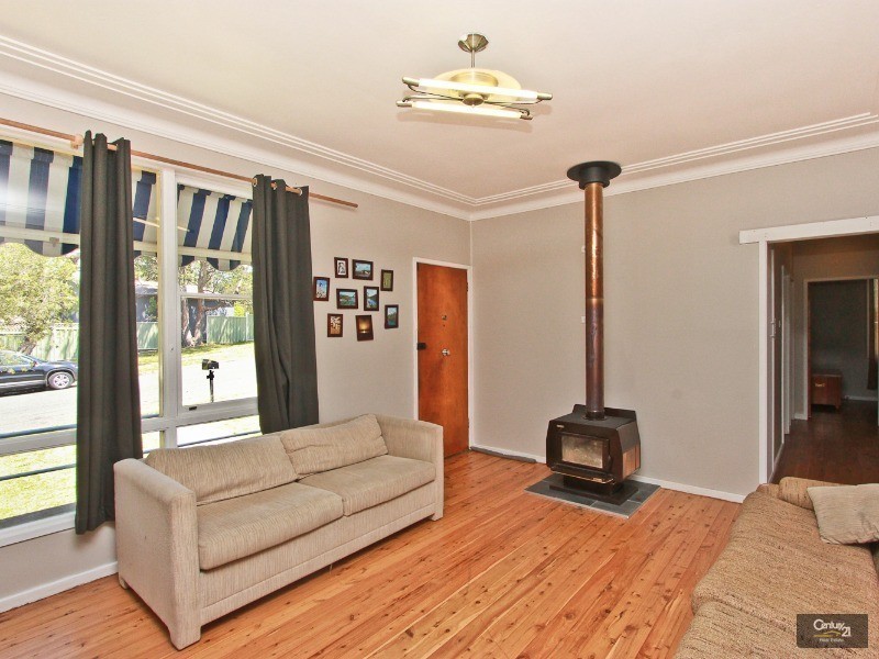 33 Joanne Street, Kotara NSW 2289