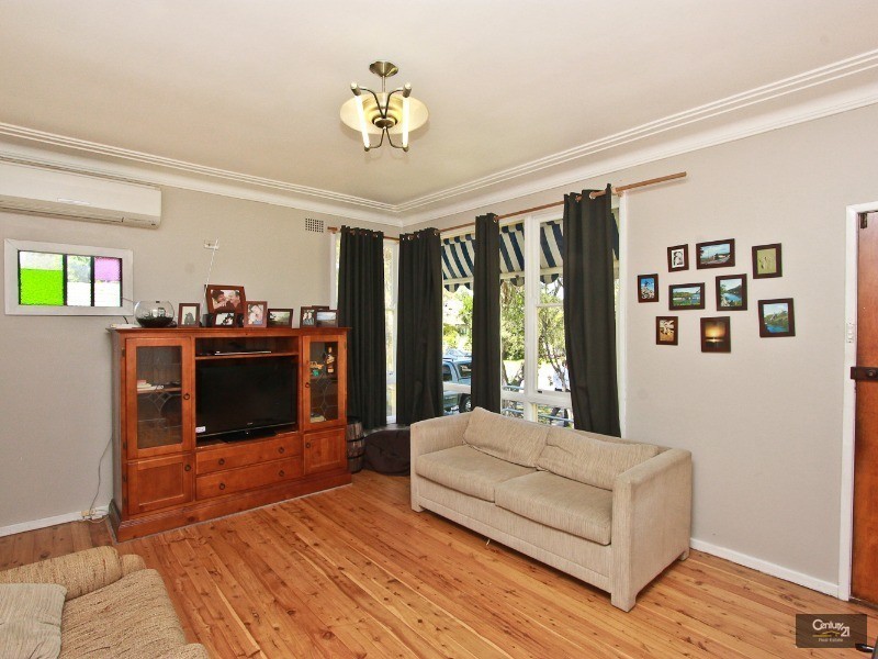 33 Joanne Street, Kotara NSW 2289