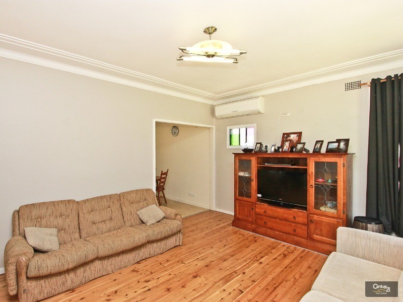 33 Joanne Street, Kotara NSW 2289